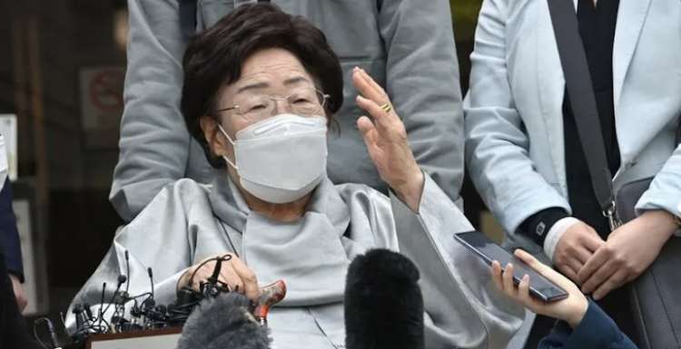 Japan ordered to compensate wartime 'comfort women'