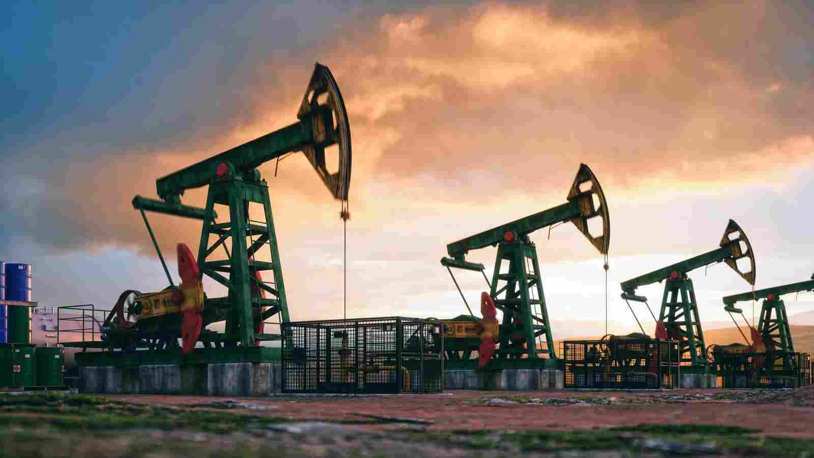Oil prices dropped by 3%, extends losses after US inflation data