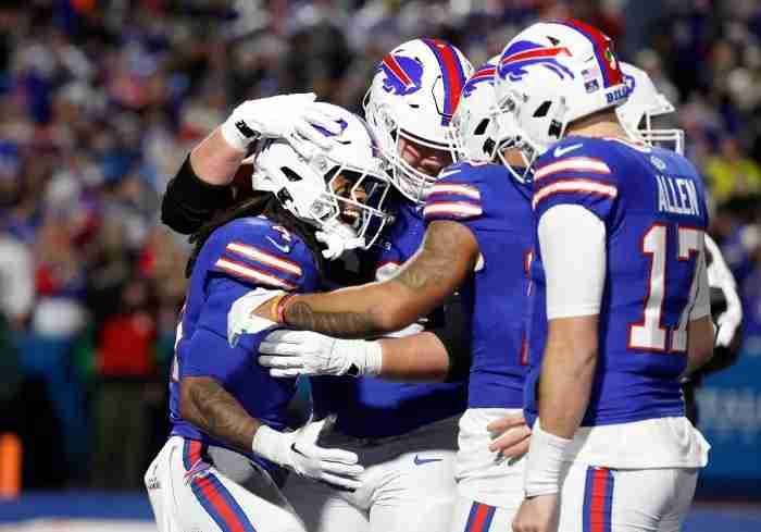 Buffalo Bills Josh Allen records 3 touchdowns as Bills escape with 24-22 victory over Chargers in NFL