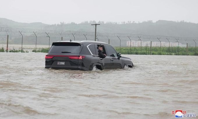 Russia’s Putin Offers Help to North Korea After Floods