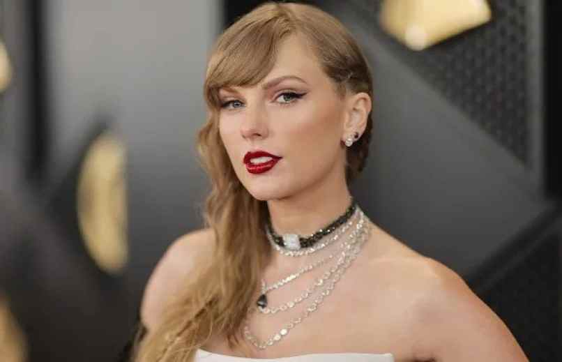 Taylor Swift Remembers 9/11—What Award Did She Win?