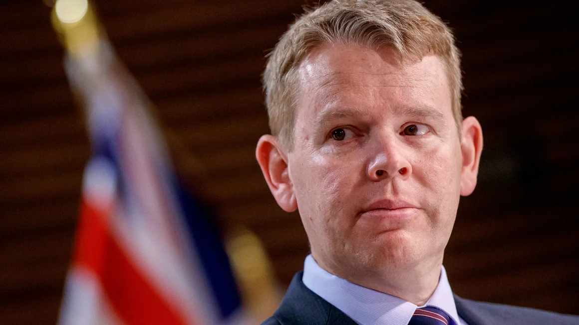 Hipkins Popularity Falls as Labour Struggles and NZ Government Succeeds