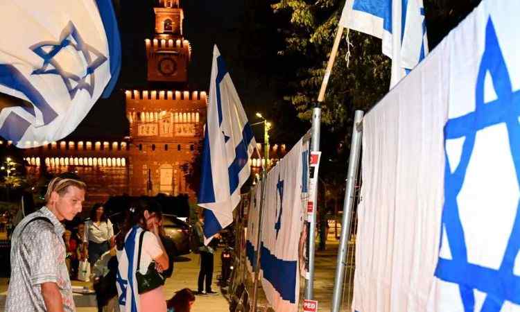 October 7 Anniversary: Worldwide Memorials and Protests for Israel and Palestine